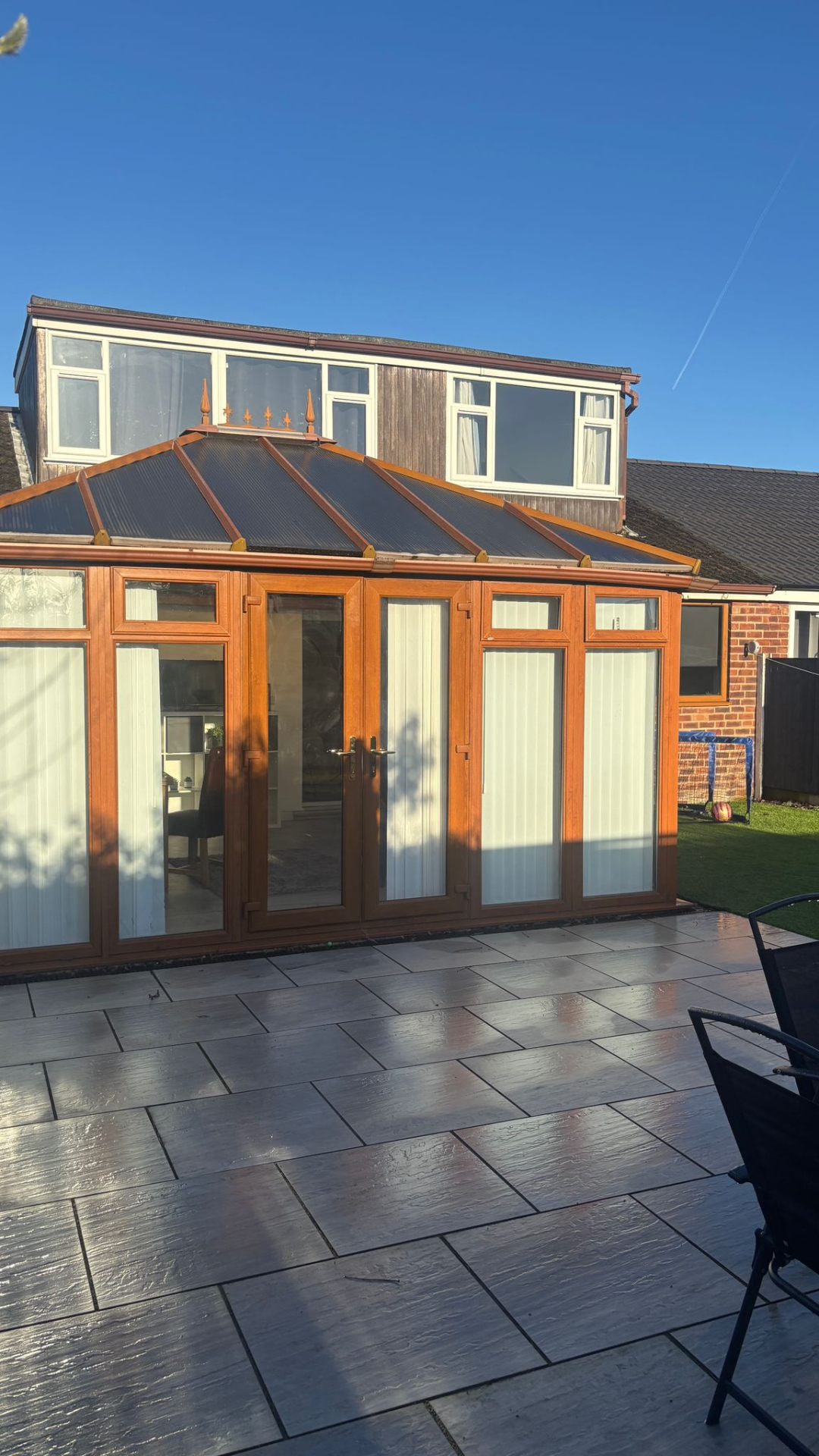 Light-filled garden room